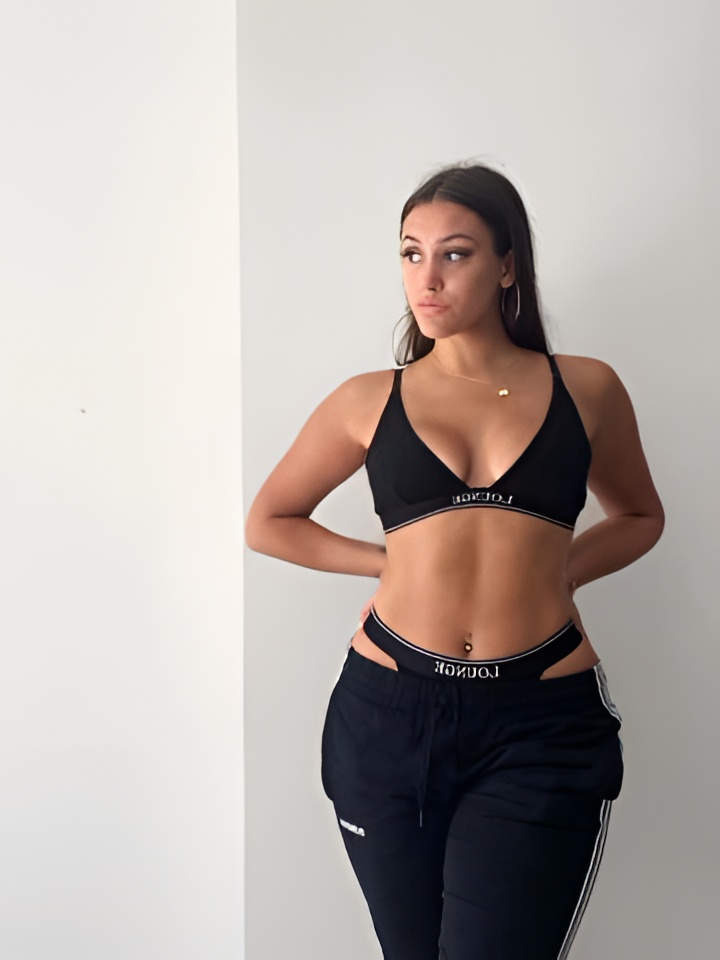 Агата привлекальеная девушка из Североморск цена от 2500 руб